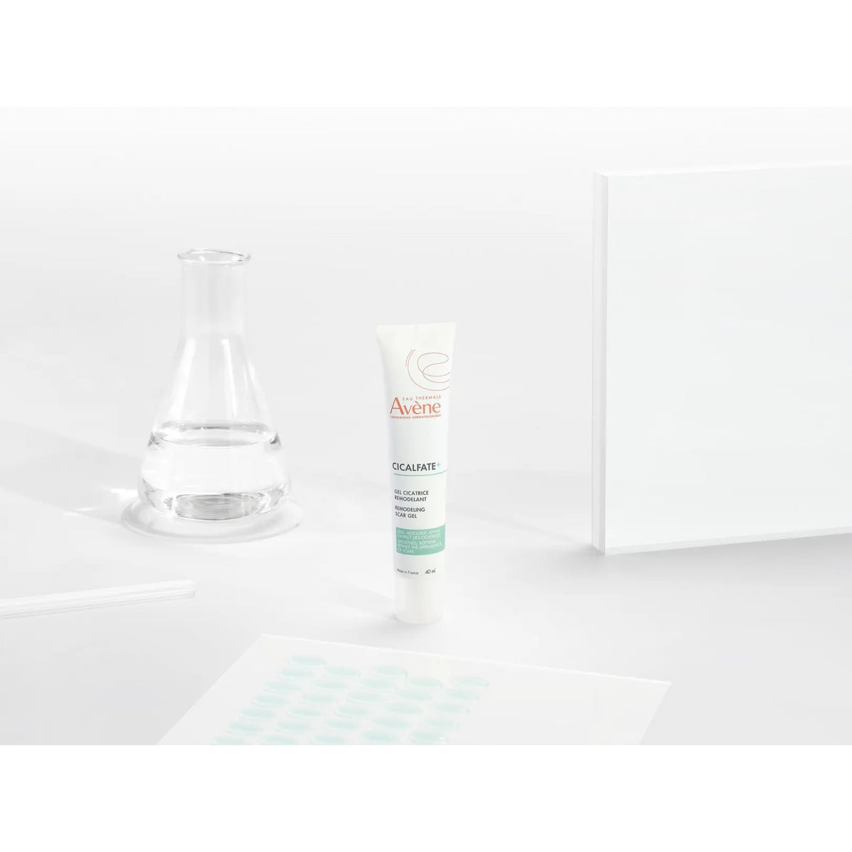 Avène Cicalfate+ Gel cicatrice remodelant en nature morte