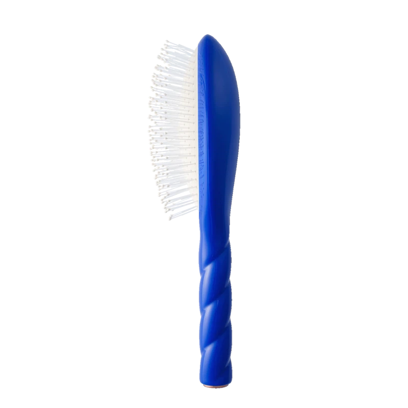 Augustinus Bader x La Bonne Brosse N.04 The Miracle Detangling Scalp Brush | Detangling hair brush | LOSHEN & CREM
