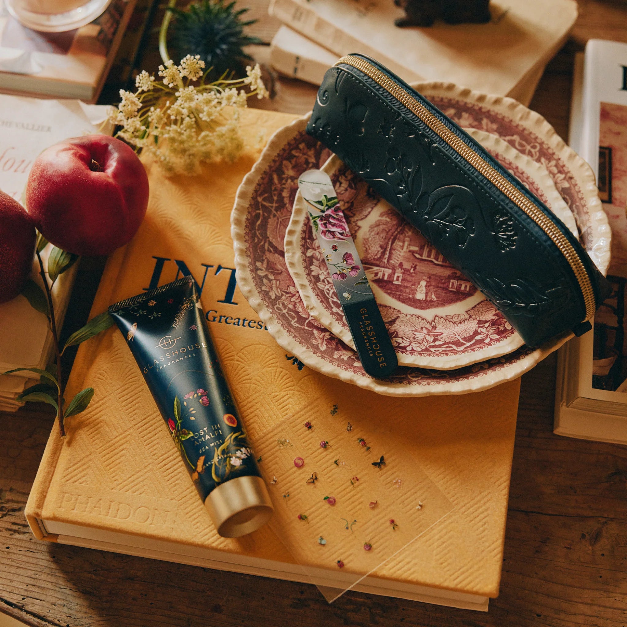 LOST IN AMALFI - Hand & Nail set - Country Couture Edition | Hand cream | LOSHEN & CREM