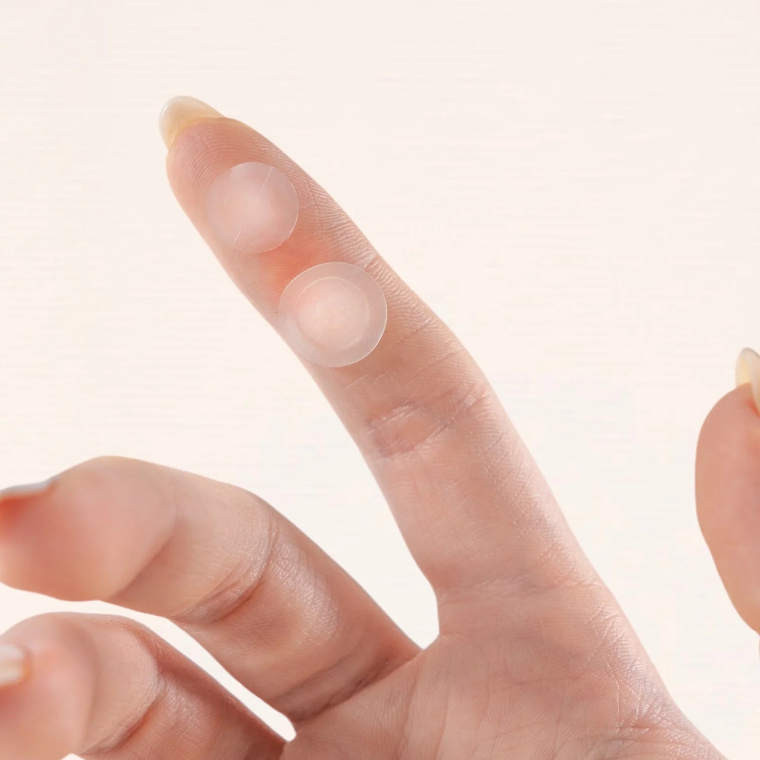 Spotted Daytime Invisible Hydrocolloid Patches | Pimple patch | LOSHEN & CREM