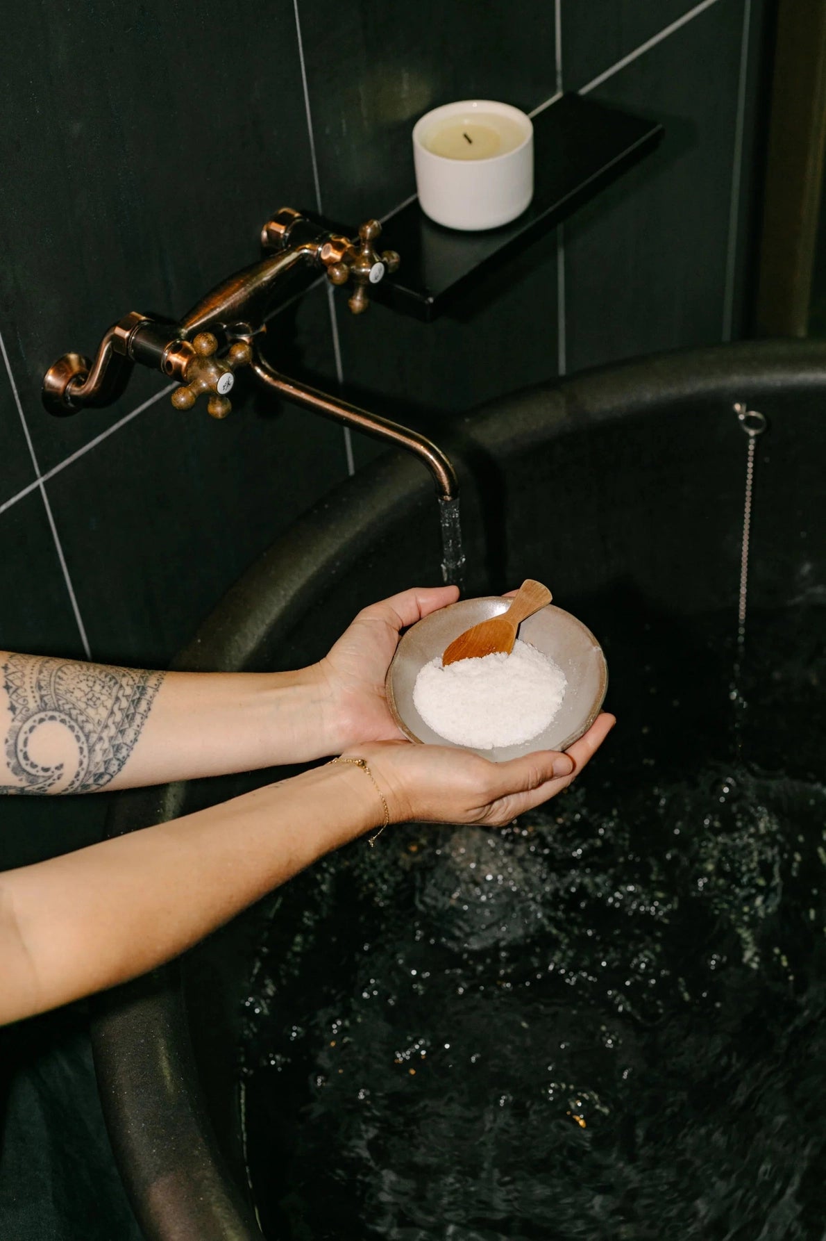 Cedar & Myrrh Hinoki Bath Salt