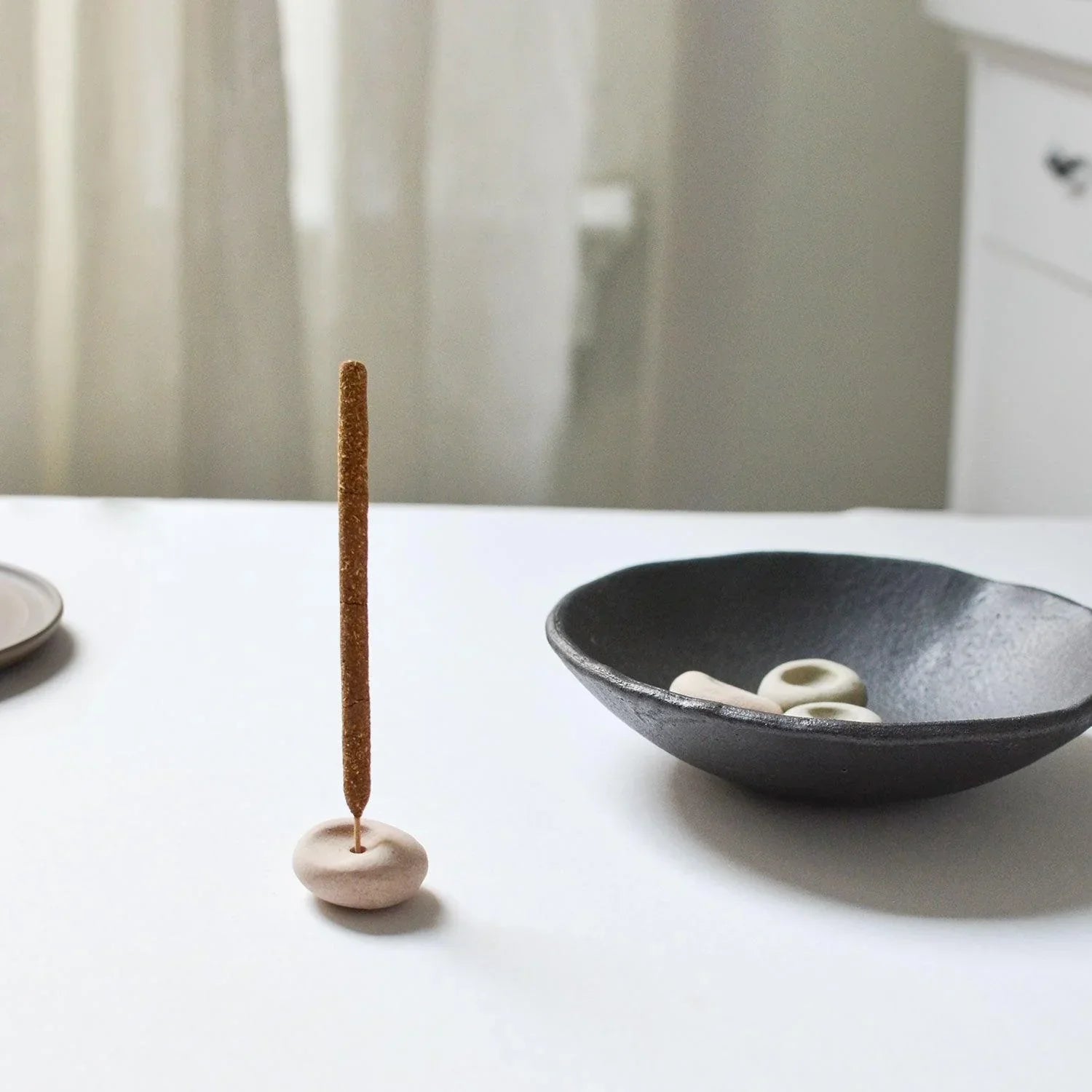 Cedar & Myrrh Mini Beige Ceramic Pebble Incense Holder