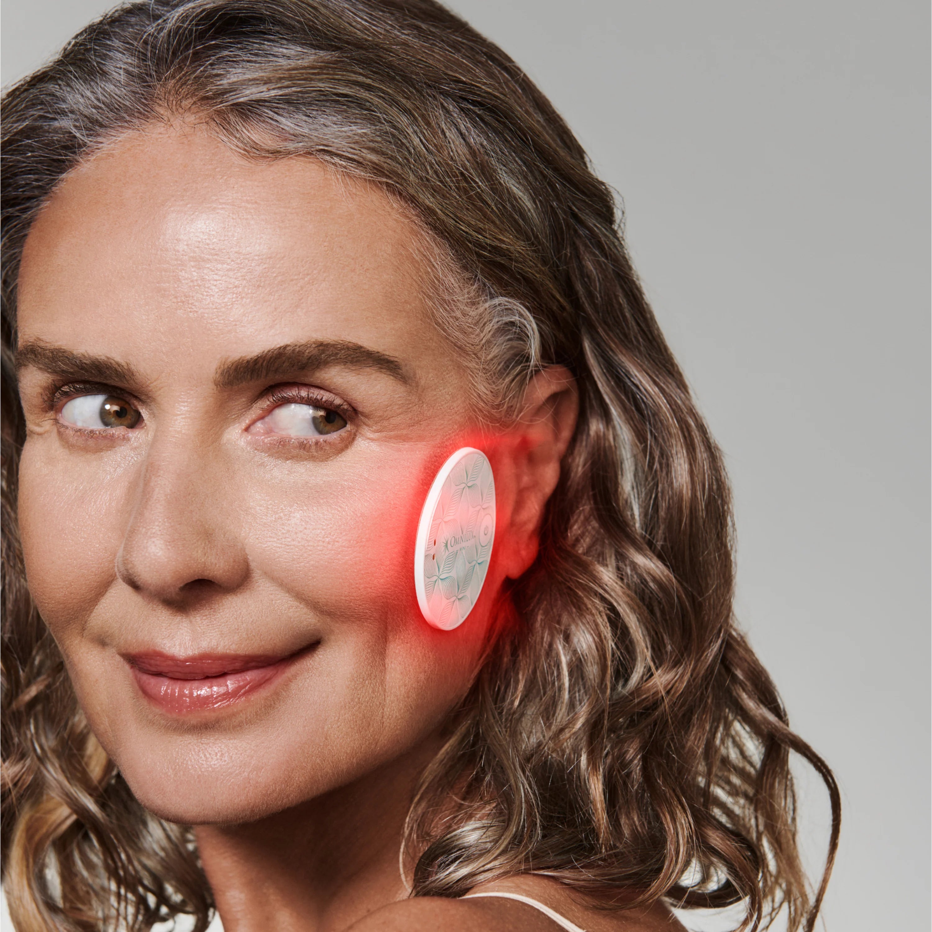 OMNILUX SKIN CORRECTOR | LED mask | LOSHEN & CREM