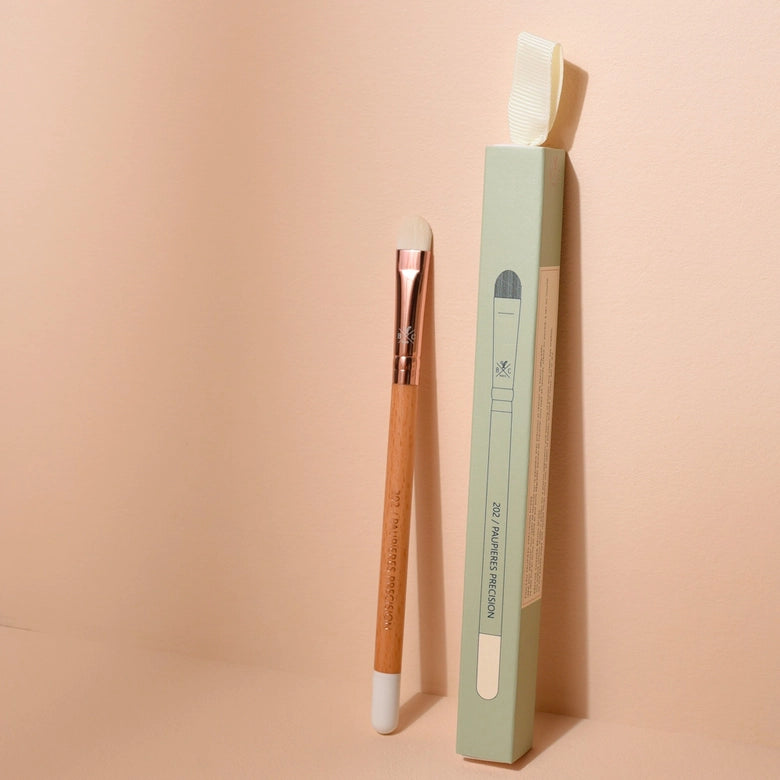 Precision Eyeshadow Brush | Makeup brush | LOSHEN & CREM
