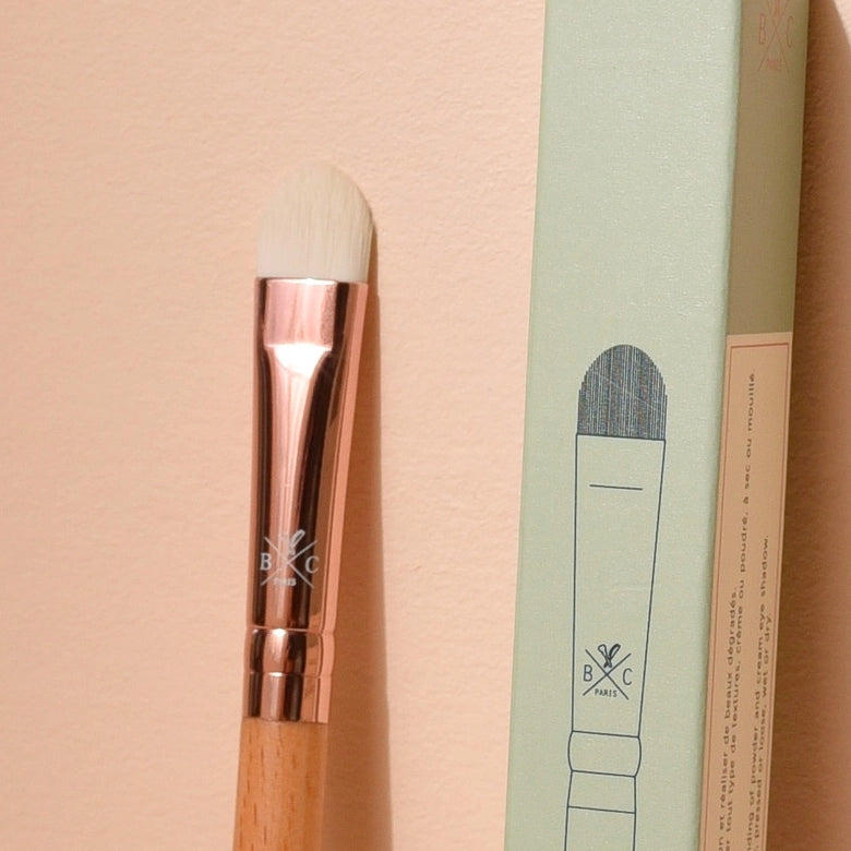 Precision Eyeshadow Brush | Makeup brush | LOSHEN & CREM
