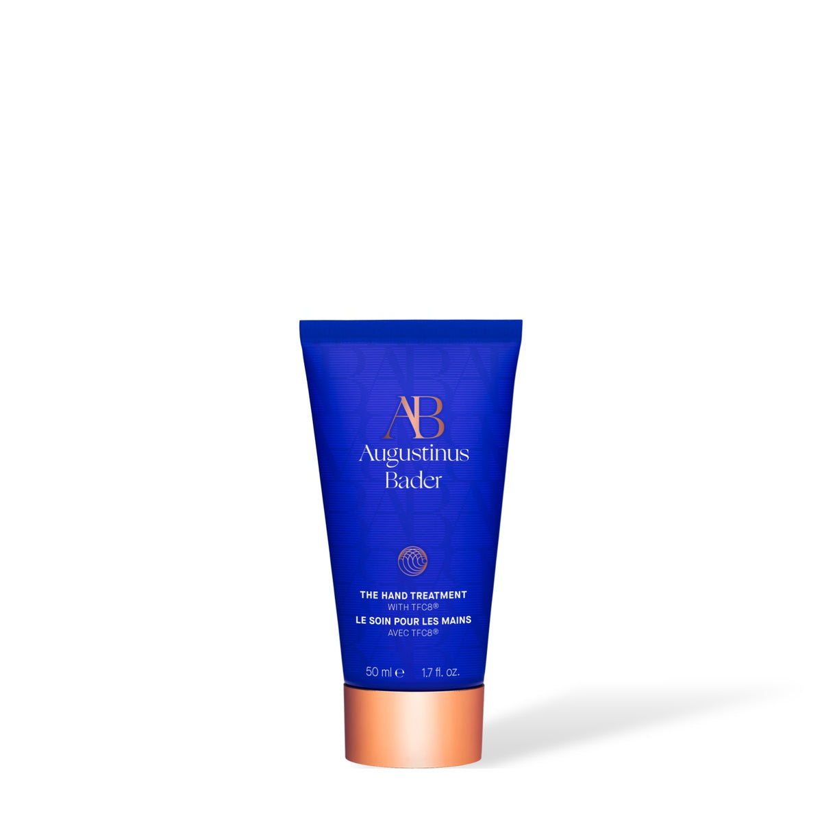 Augustinus Bader The Hand Treatment avec TFC8®, tube bleu de 50 ml, sur fond blanc